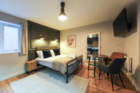 The Willow - Studio 28